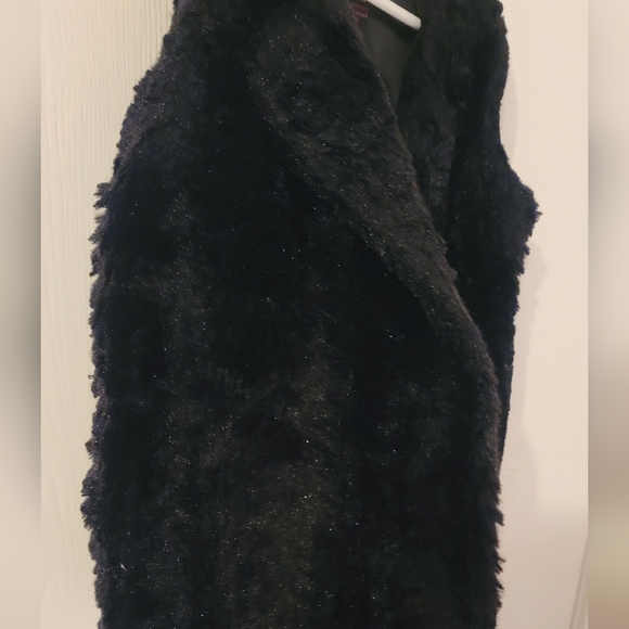 Girl's Black Faux Fur Vest Fuzzy & Soft Small 6-6x Open Vest Lapels Faded Glory. - Picture 5 of 11